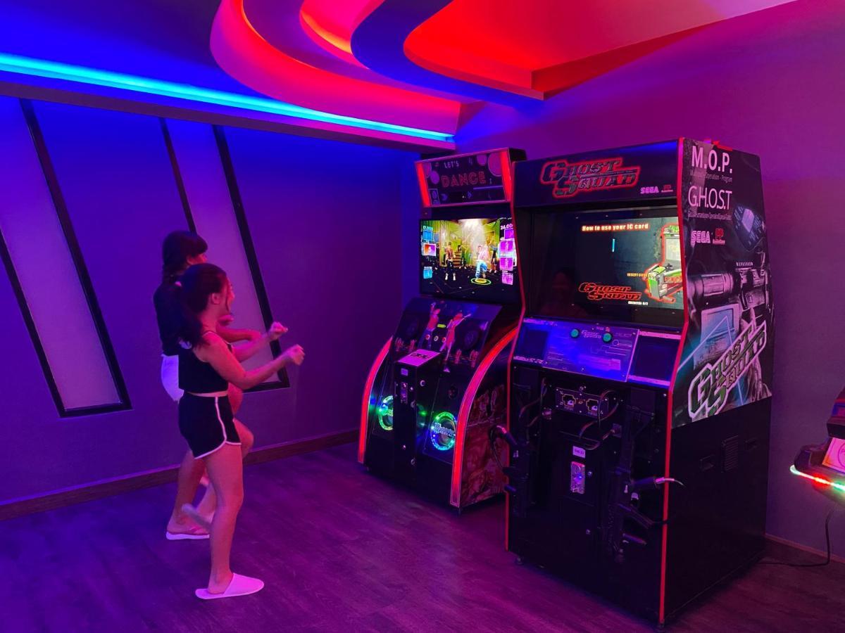 The Oceanic Sportel Phuket - Sha Extra Plus Exterior foto A modern arcade in Vietnam