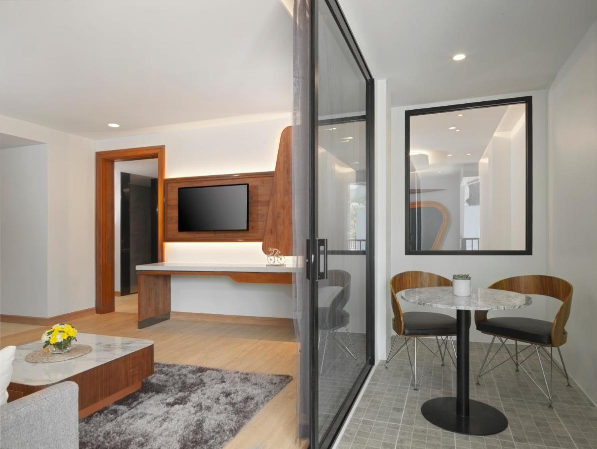 The Oceanic Sportel Phuket - Sha Extra Plus Exterior foto A suite at the hotel