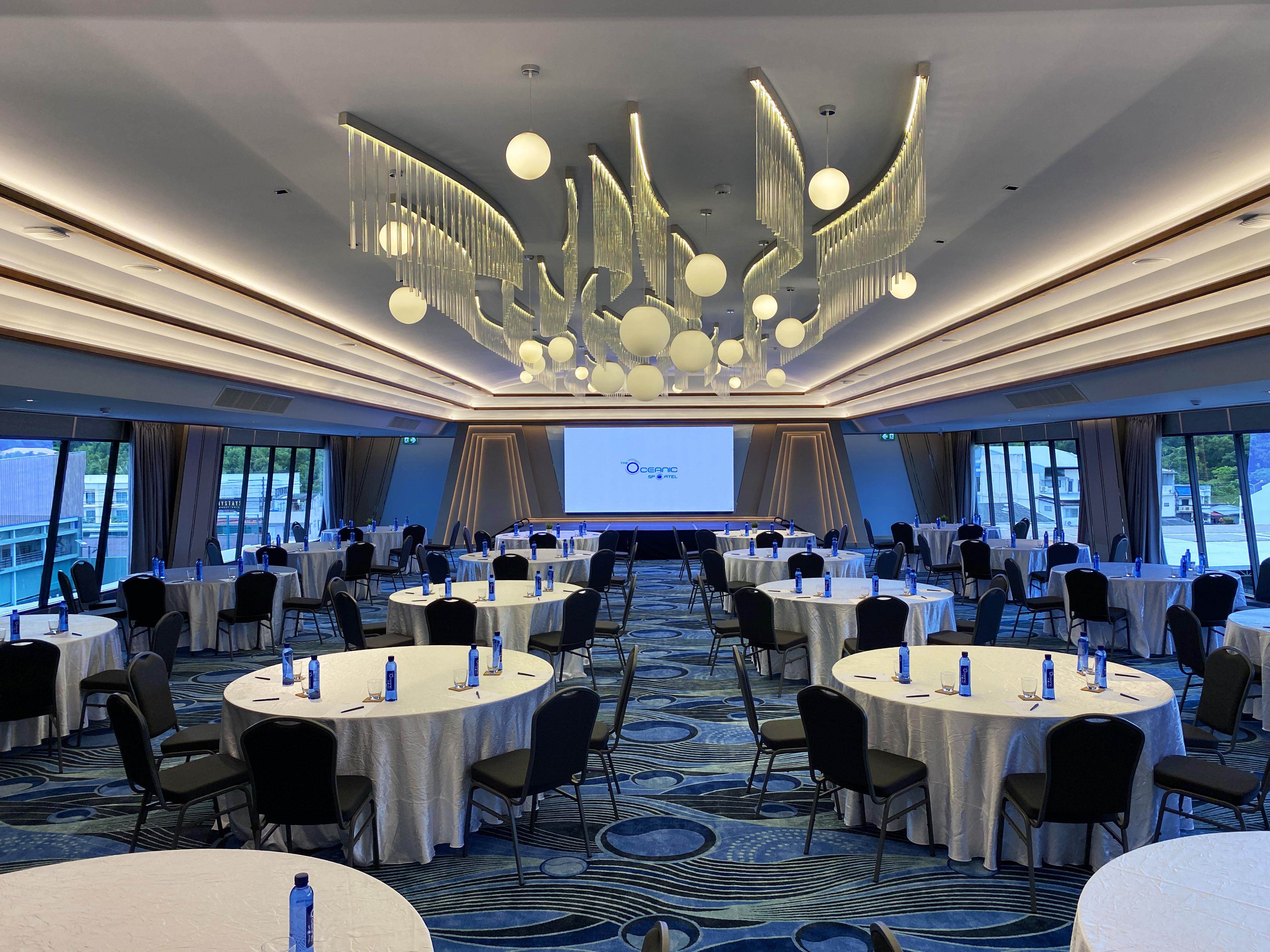 The Oceanic Sportel Phuket - Sha Extra Plus Exterior foto The ballroom of the hotel