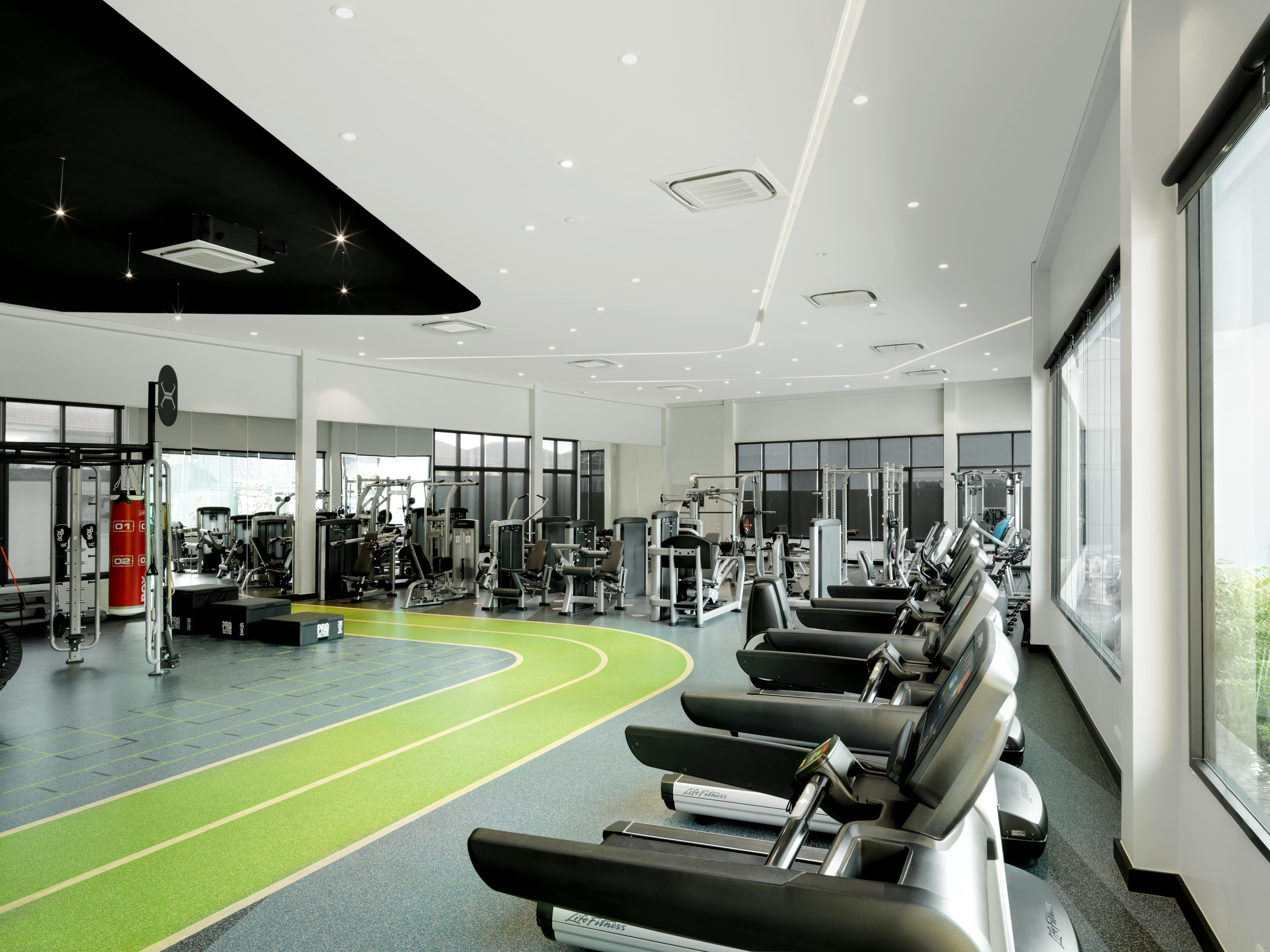 The Oceanic Sportel Phuket - Sha Extra Plus Exterior foto The gym at the new campus